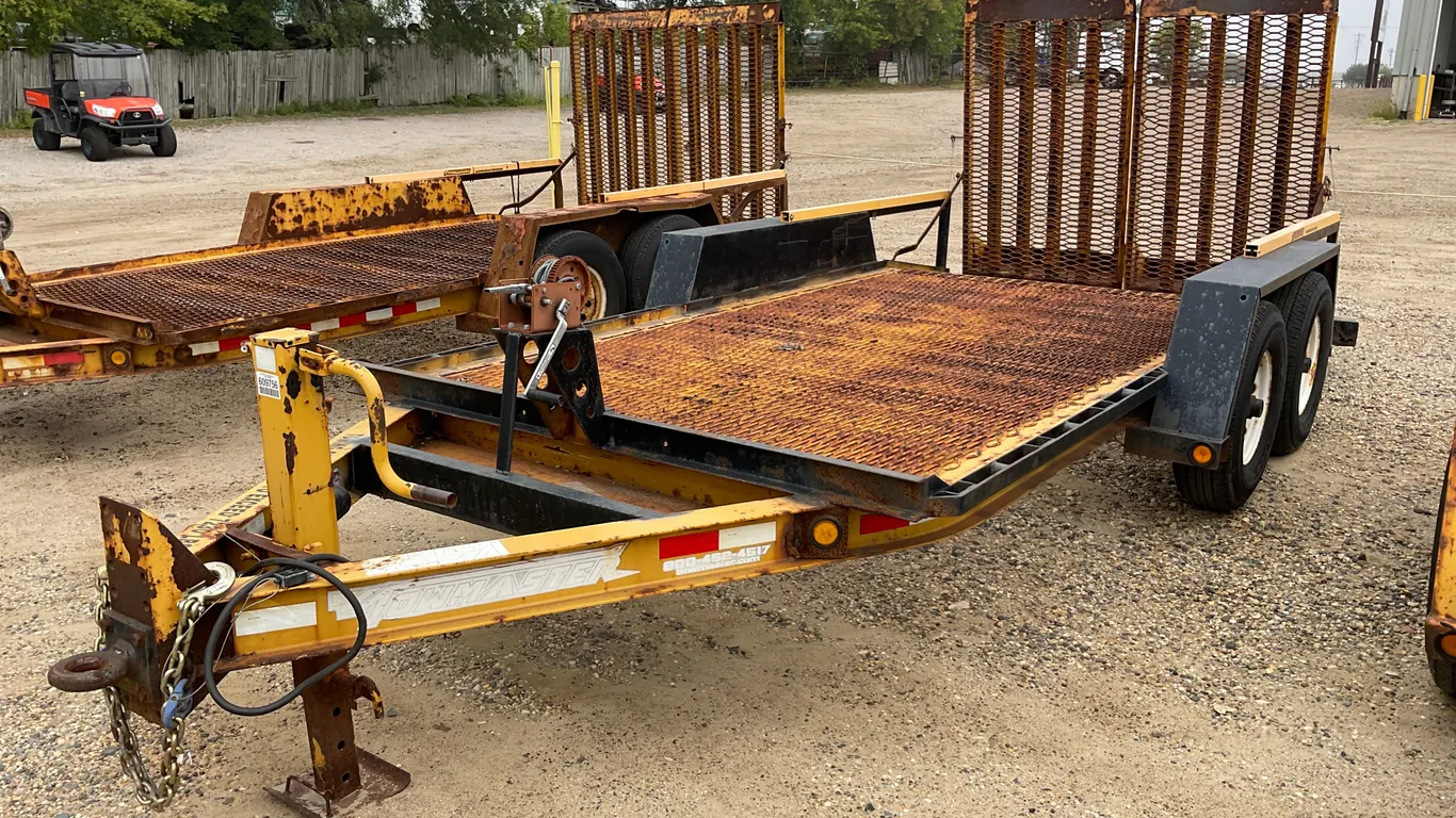 2011 TOWMASTER INC. T-10D EQUIPMENT TRAILER VIN: 4KNUT122XBL161574