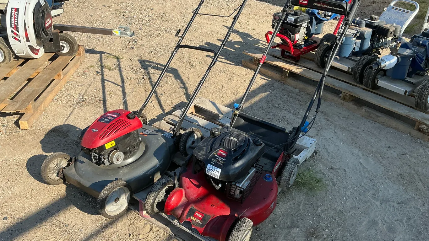 (2) PUSH MOWERS; (1) TORO SR4 PUSH MOWER SERIAL# 290013962