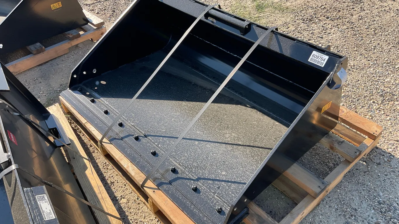 UNUSED TORO 22548 54 INCH SMOOTH BUCKET SN: 321000729