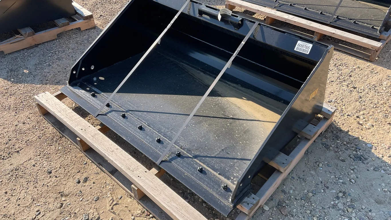 UNUSED TORO 22548 54 INCH SMOOTH BUCKET SN: 322000589
