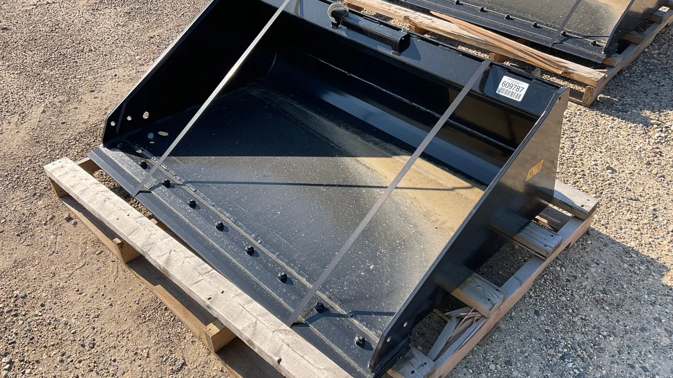 UNUSED TORO 22548 54 INCH SMOOTH BUCKET SN: 322000587