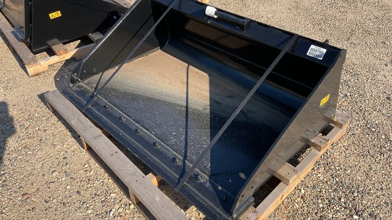 UNUSED TORO 22548 54 INCH SMOOTH BUCKET SN: 322000590