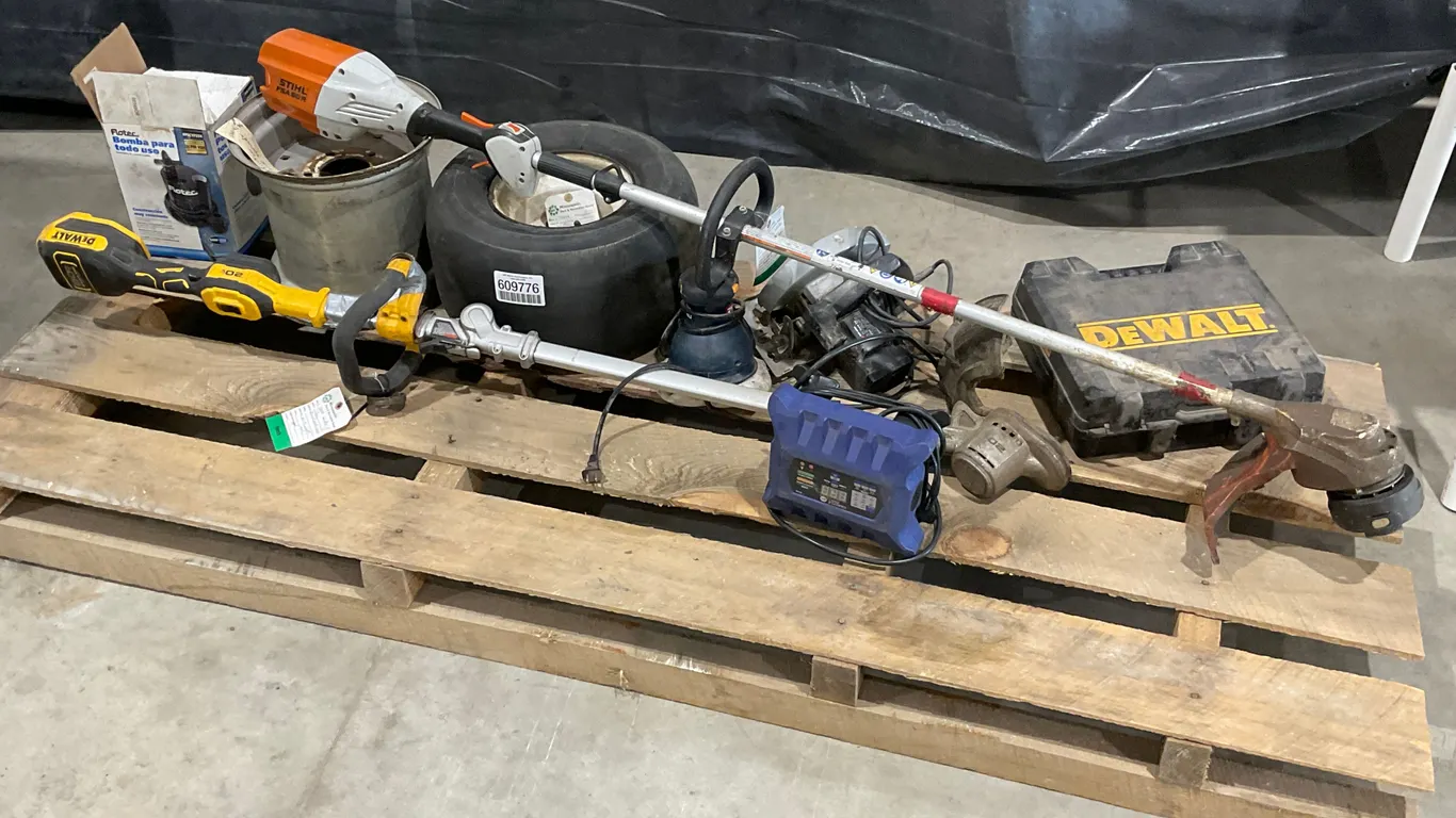 (1) STIHL FSA90R ELECTRIC STRING TRIMMER, (1) DEWALT DCST922 ELECTRIC