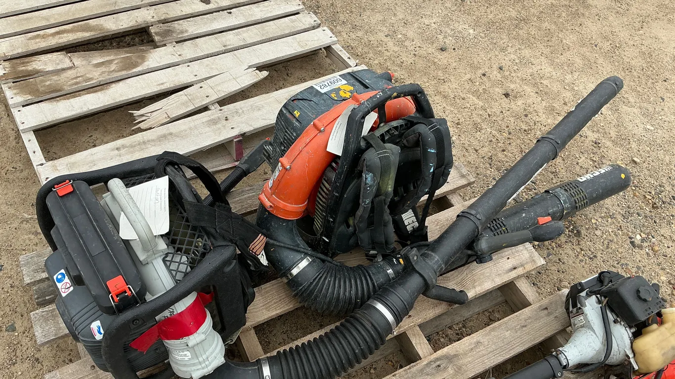 (1) ECHO PB-460LN GAS BACKPACK BLOWER, (1) ECHO PB-770T GAS
