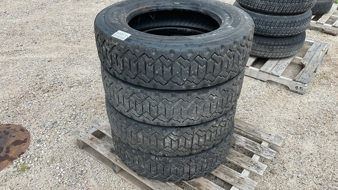 (4) HANKOOK SNOW TIRES 225/70R19.5