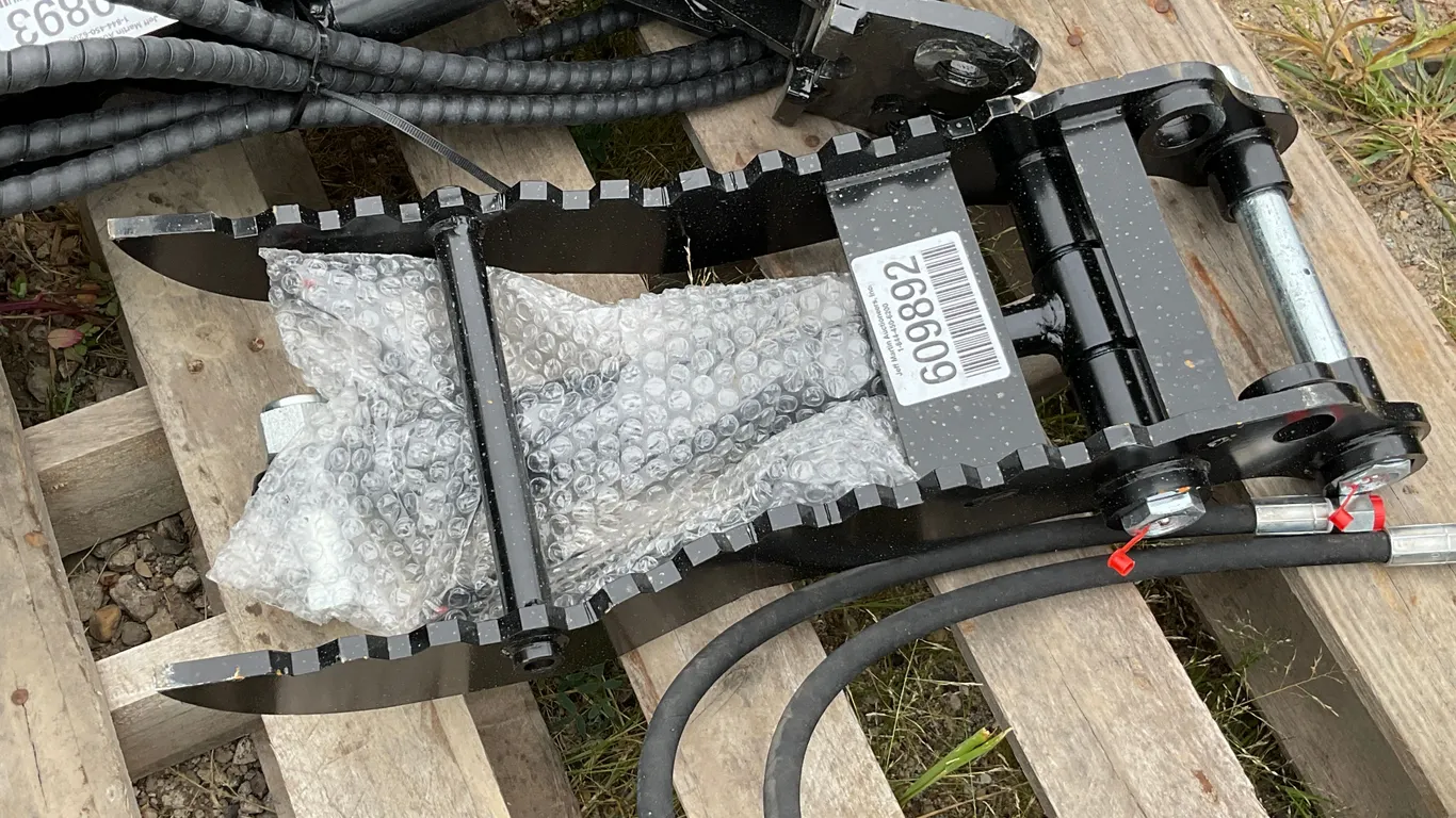 UNUSED 2026 MIVA HYDRAULIC THUMB TO FIT 1-2 TON EXCAVATOR SN: F20800