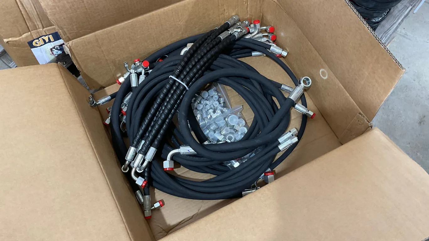 BOX OF UNUSED MIVA HYDRAULIC HOSES TO FIT 1-3 TON EXCAVATOR