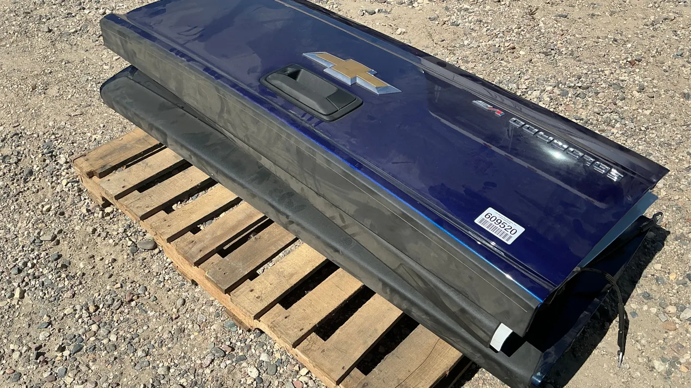 (3) GM TAIL GATES