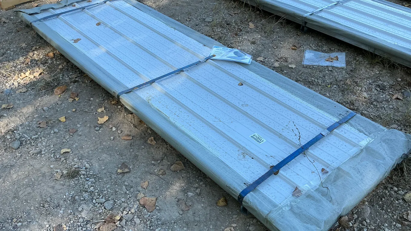 UNUSED SKLP SK-XH50 (50) 10’ GALVALUME RIB STEEL PANELS
