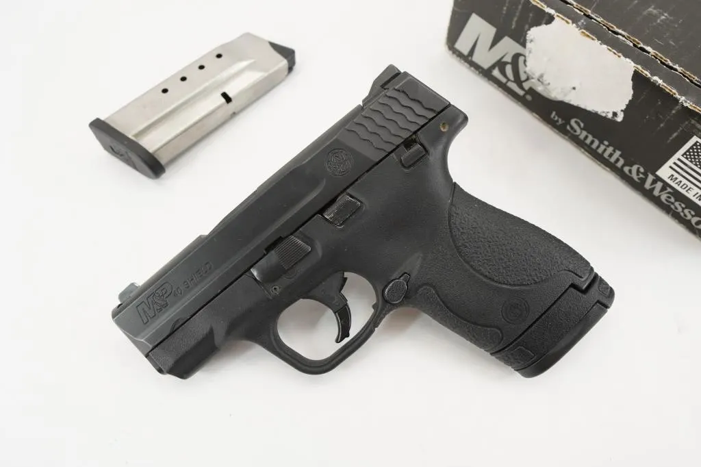 Smith & Weson Shield 40 .40 Cal