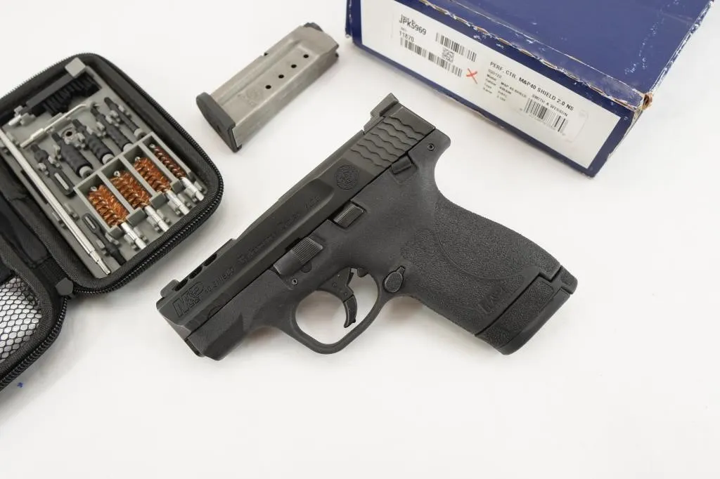 SMITH & WESSON SHIELD 40 S&W