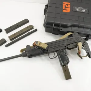 IMI Uzi .22/9mm/.45ACP0