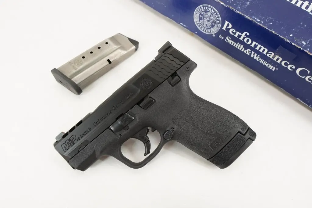 Smith & Wesson M&P 40 SHIELD PLUS PERFOR 40 s&w