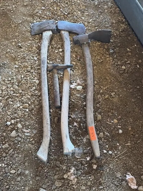 Axes/Pick Axe