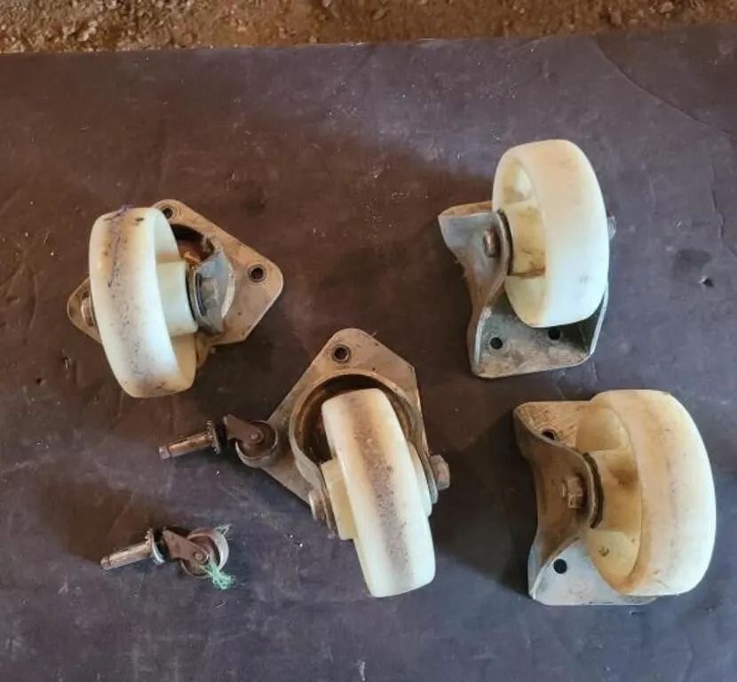 Set Of 4 Castors 4" & 2 Swivel Castors 1"