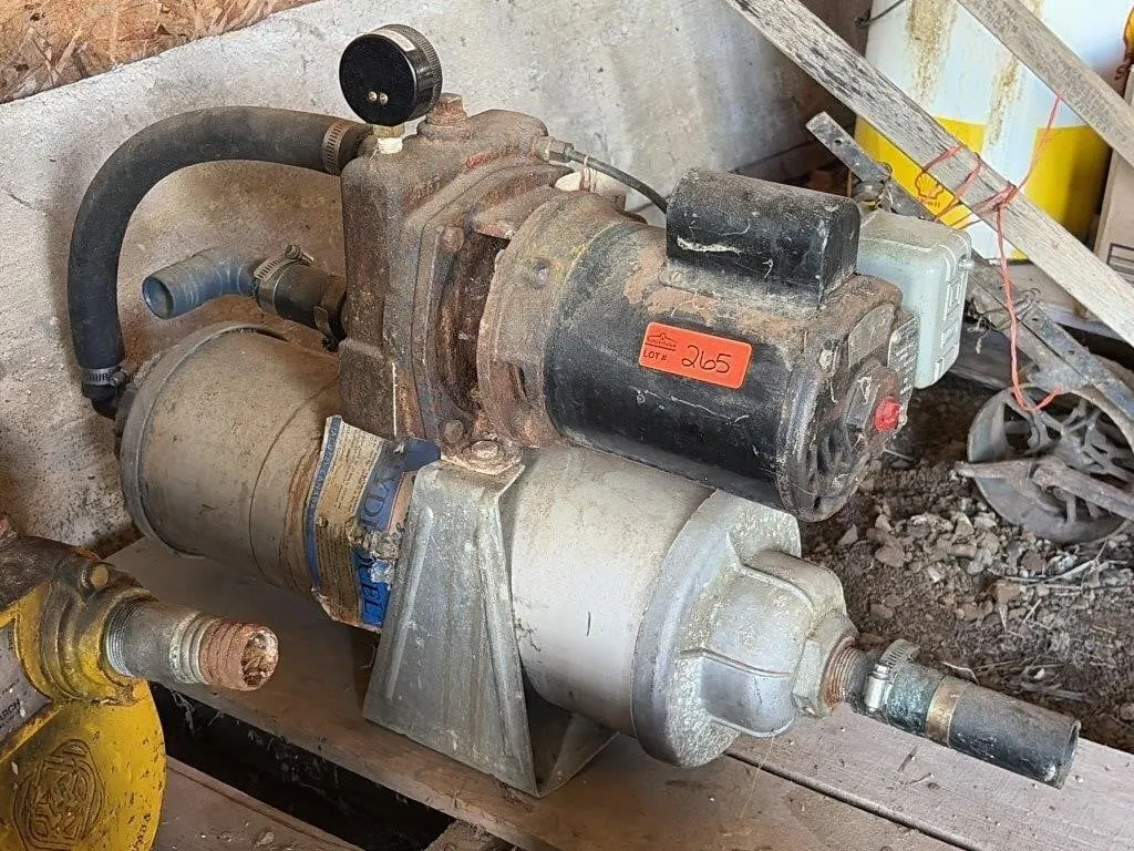 close-coupled centrifugal pump setup