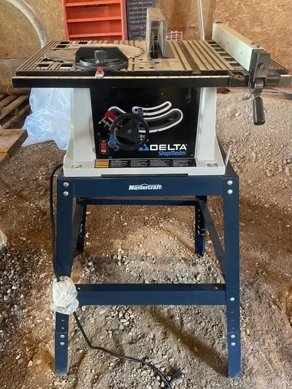 Delta ShopMaster 10-inch Motorized Bench Saw.