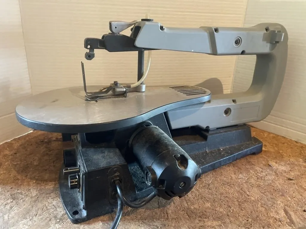 Trademaster 16-inch Variable Speed Scroll Saw.