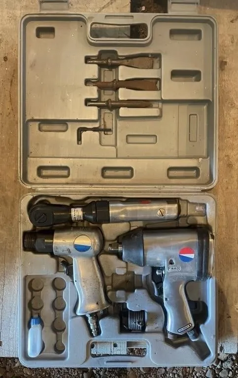 Vintage DeVilbiss Air Power pneumatic tool kit.