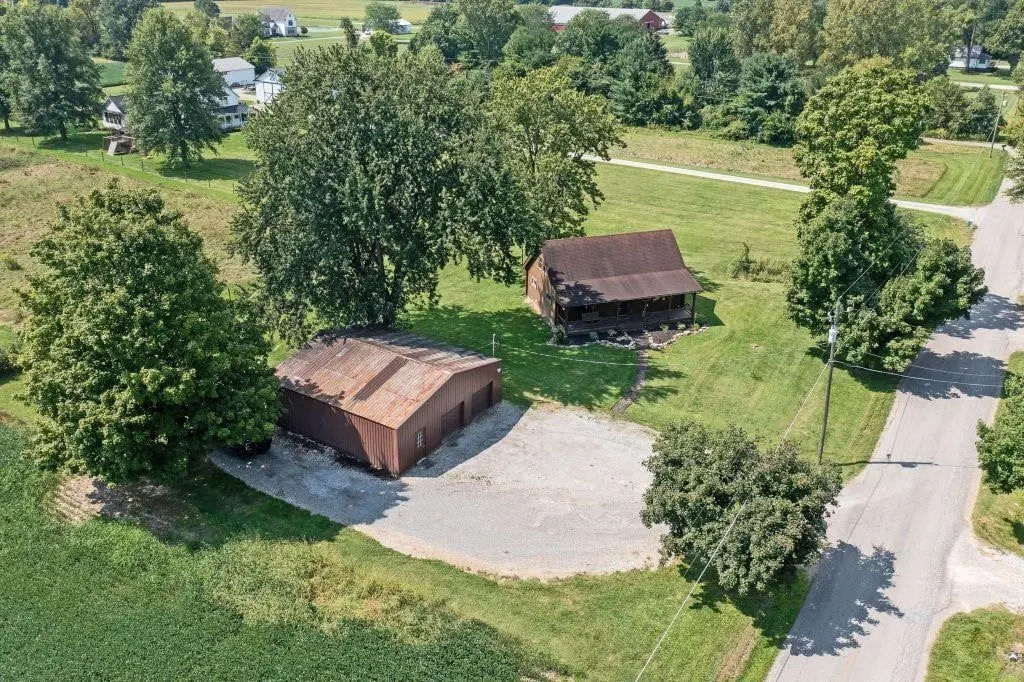 LOG HOME & COUNTRY PROPERTY Delaware, Ohio 43015