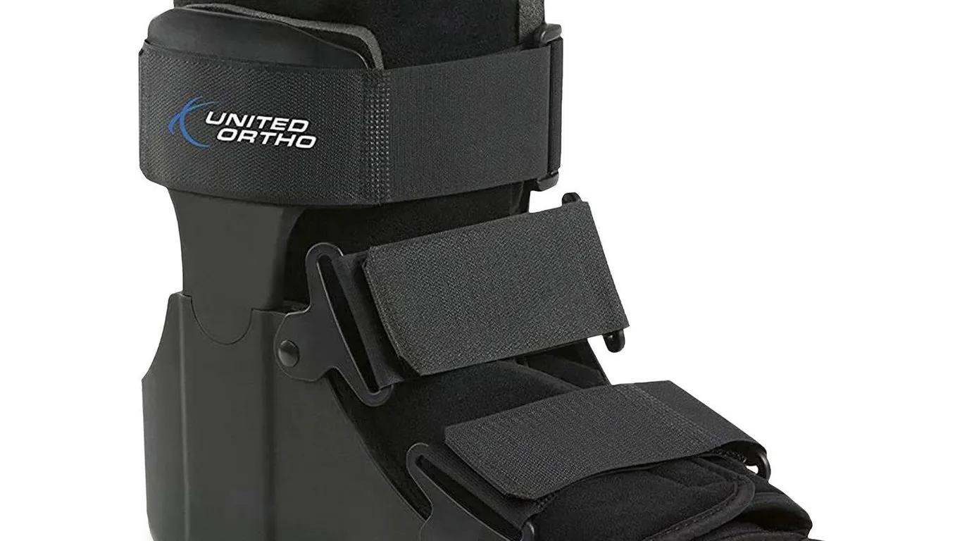 United Ortho Short Cam Walker Fracture Boot Small