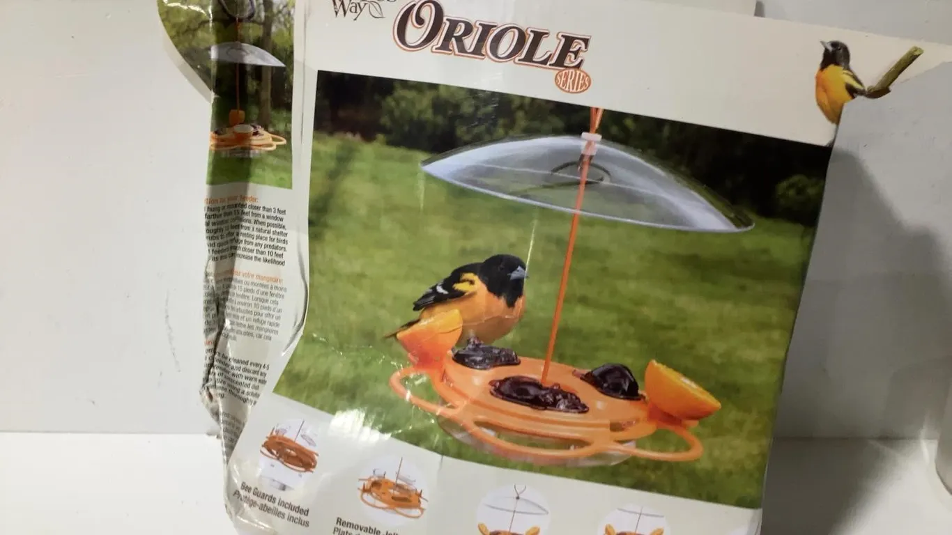 Natures Way Oriole Series Bird Feeder with Baffle