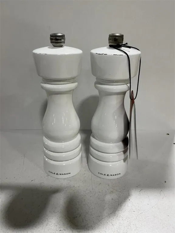 Cole and Mason Salt and Pepper Mill Set 2pk