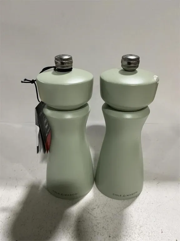 Cole and Mason Salt and Pepper Mill Set 2pk