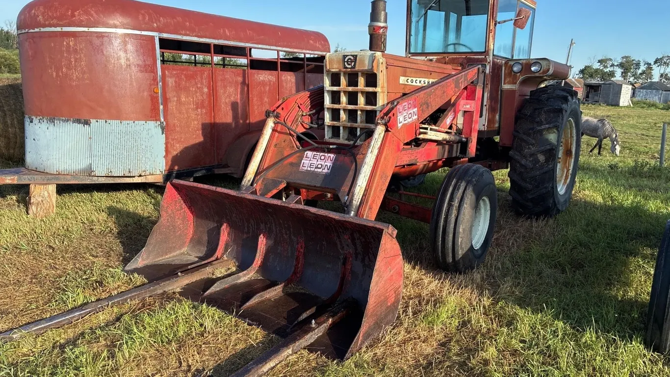 1966 Cockshutt 1850 Tractor w Leon FEL, S/N 170235