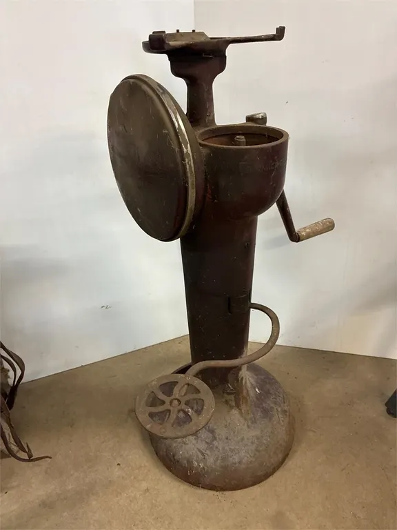McCormick Deering cream seperator.