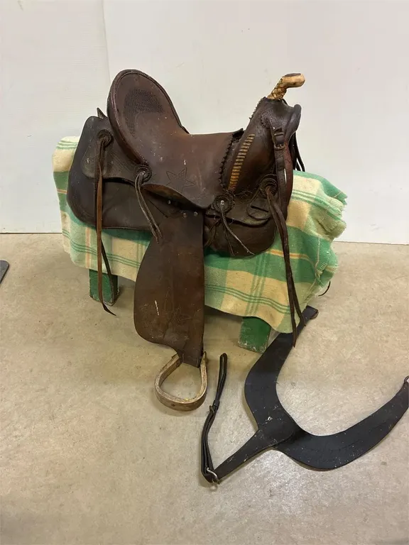 The Great West Saddlery High Back saddle.