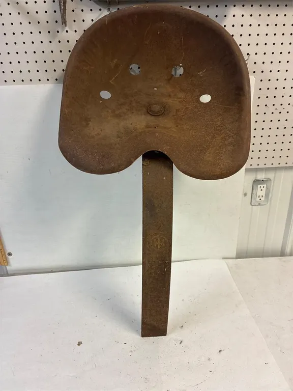 IHC tin seat with spring
