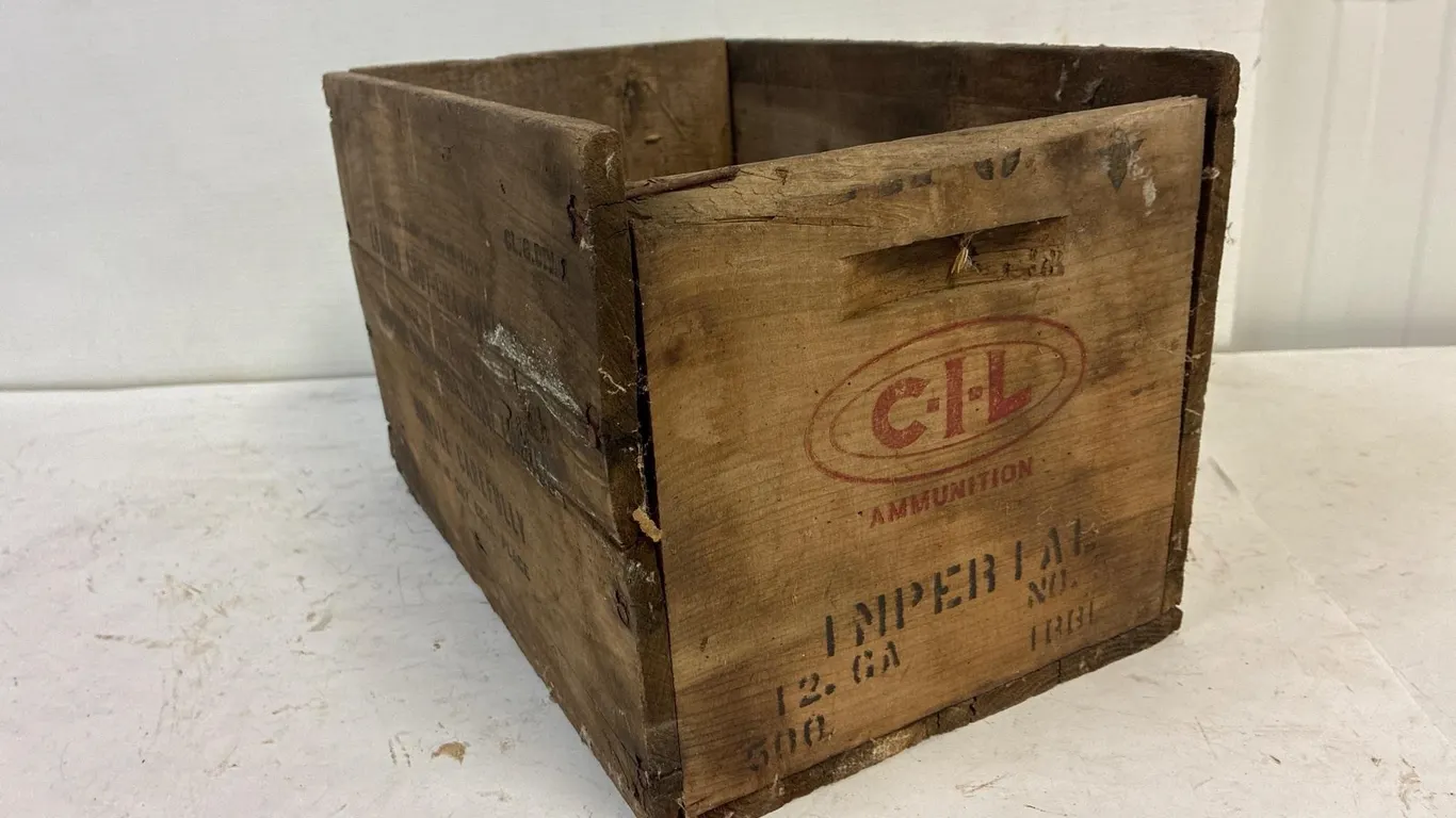 CIL 12 ga shotgun shell box.
