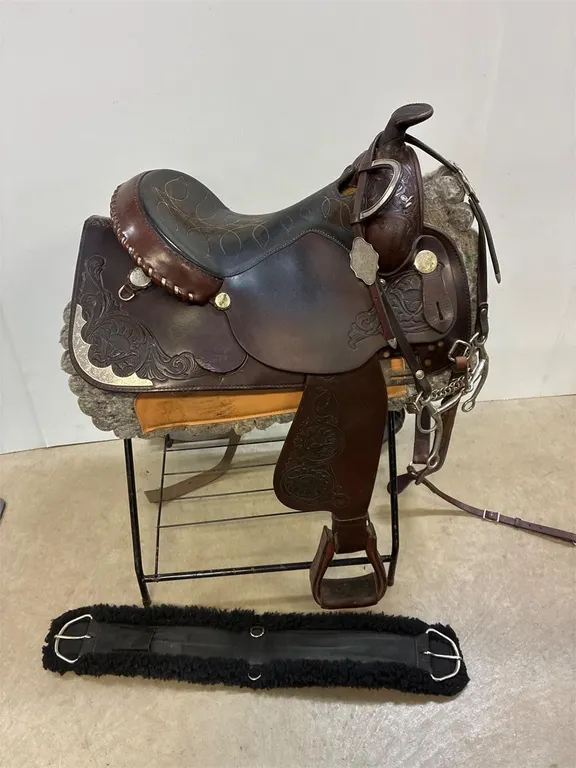 Circle Y 15” show saddle with stand