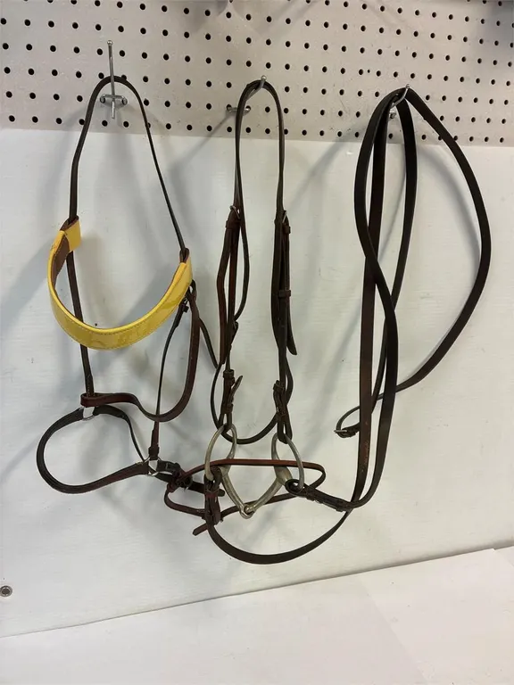 Leather English bridle,leather reins & snaffle bit