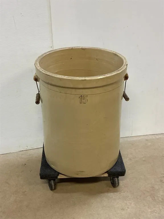 Medalta 15 gallon crock. NVC