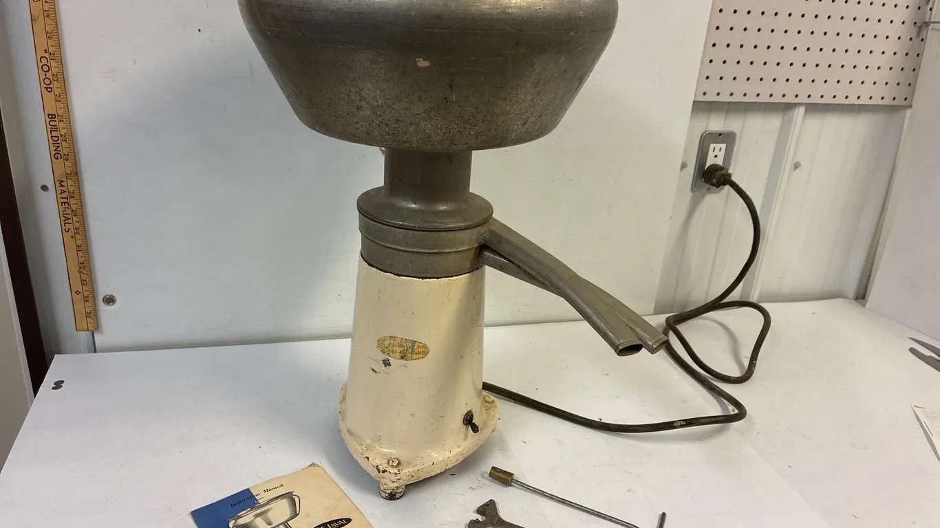 De Laval electric cream seperator. Runs Complete