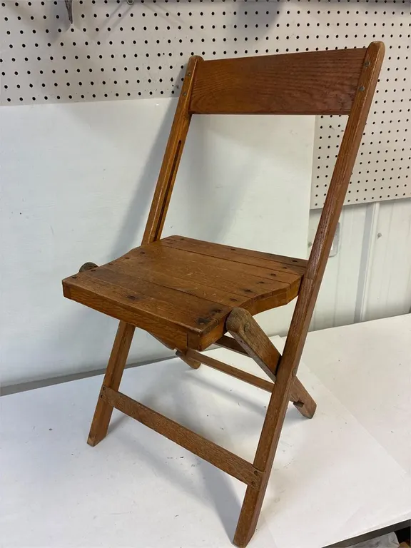 Retro folding wooden chair