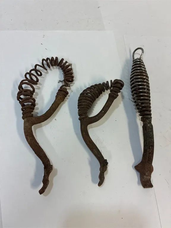 Stove lid lifters