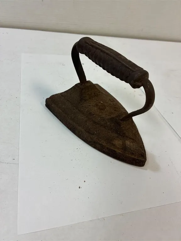 No 6 sad iron.
