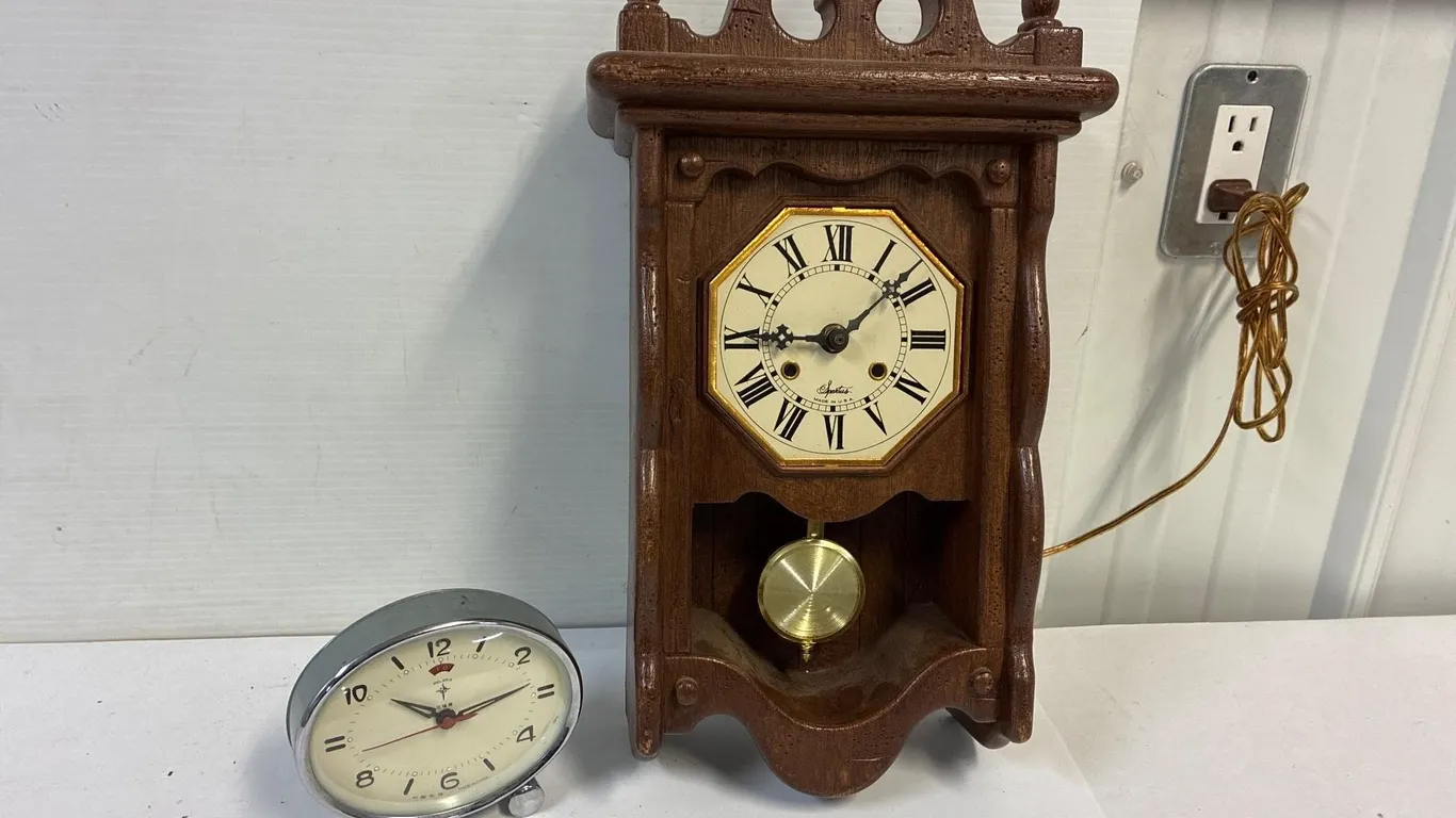 Polaris alarm clock. Plastic wall clock