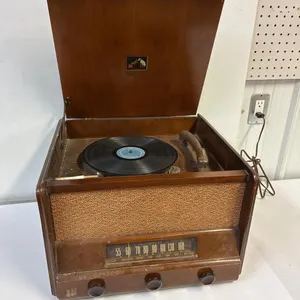 Victrola phono. Radio. Short  Wave Hums.