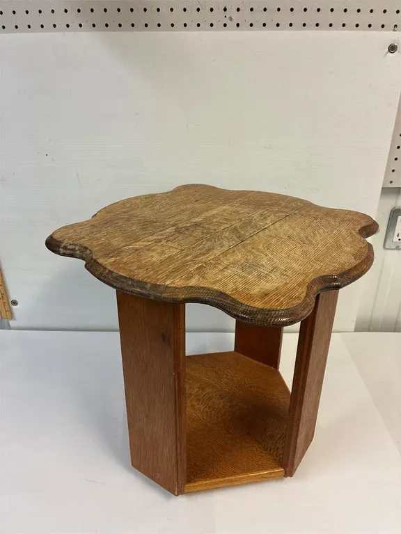 Wooden end table / plant stand 18 x 18 x 16” high