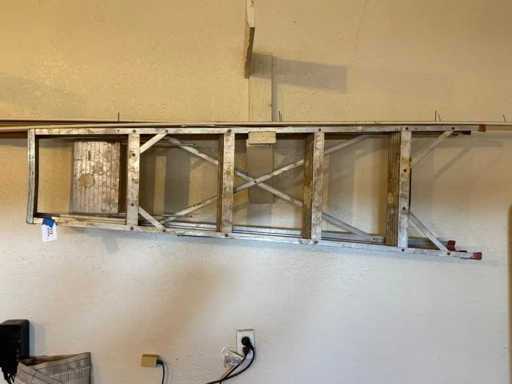 Aluminum Extension Ladder