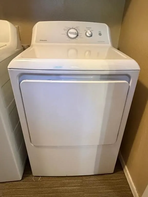 Hotpoint White Clothes Dryer