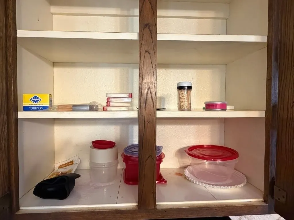 Contents of Kitchen Cabinet