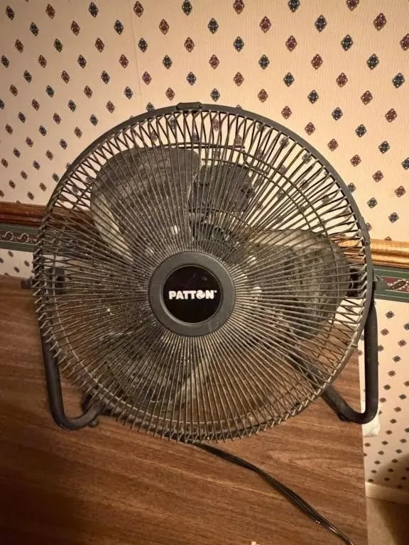 Patton Black Metal Tabletop Fan