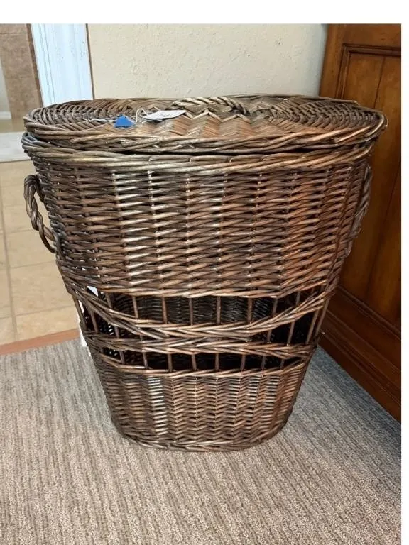 Wicker Laundry Basket with Lid and Handles