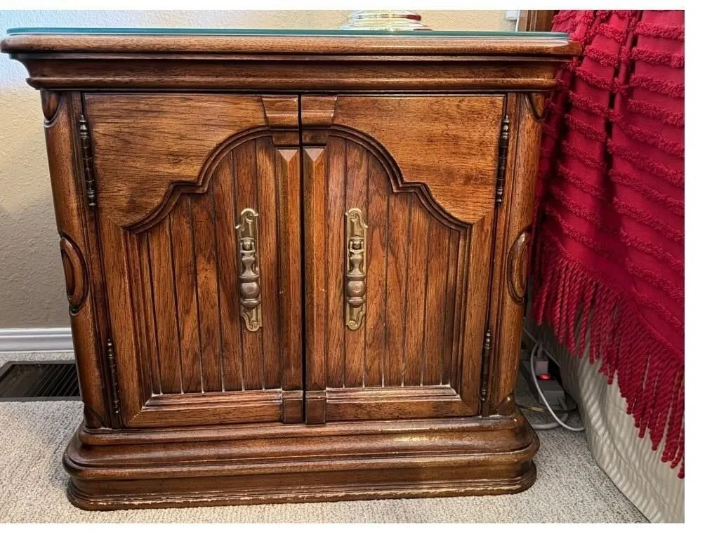 Wood Nightstand & Lamp