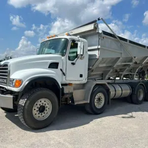 2005 Mack 700 T/A T/A Stone Slinger Truck 1M2AG11C